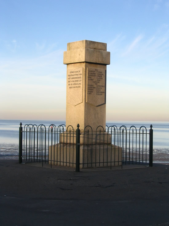 Monument voor omgekomen loodsen in Delfzijl. Auteur: Broes Willus. 
